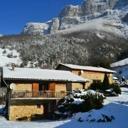 House La Fontaine De Triol * Echevis