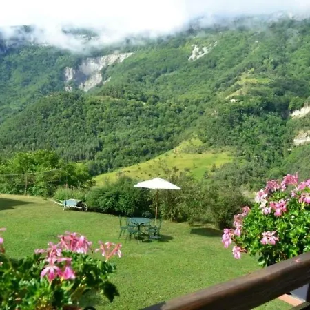 House La Fontaine De Triol Holiday home